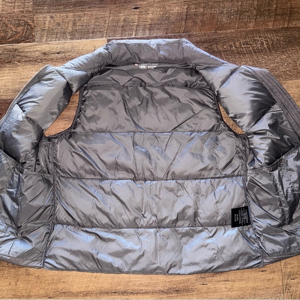 HeatKeep Metallic Gray Puffer Vest - Picture 5 of 8